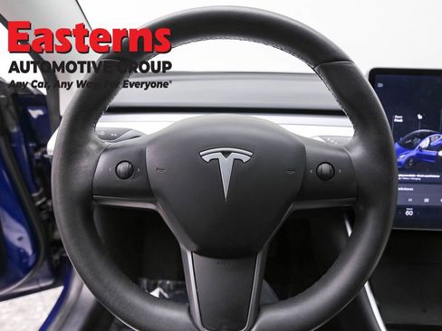 Used 2020 Tesla Model 3 Standard Range Plus image 10