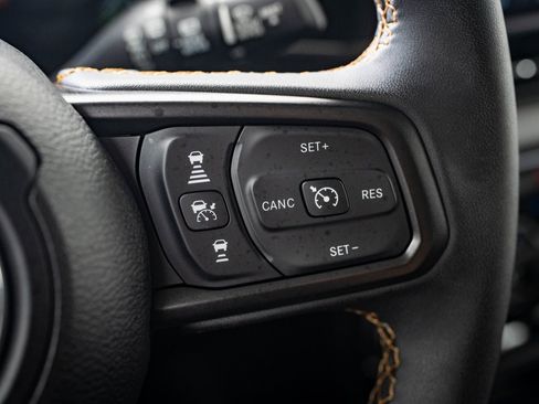 Used 2024 Jeep Wrangler Unlimited image 26