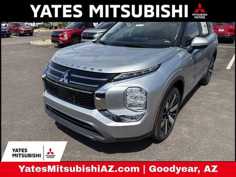 New 2026 Mitsubishi Outlander SE image 1