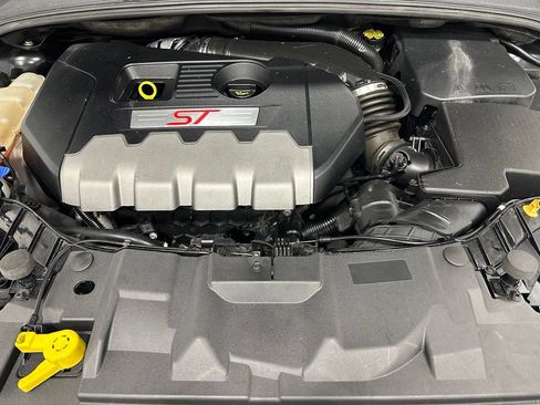 Used 2018 Ford Focus ST FWD image 60