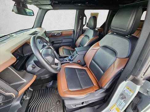 Used 2024 Ford Bronco Outer Banks AWD/4WD image 15