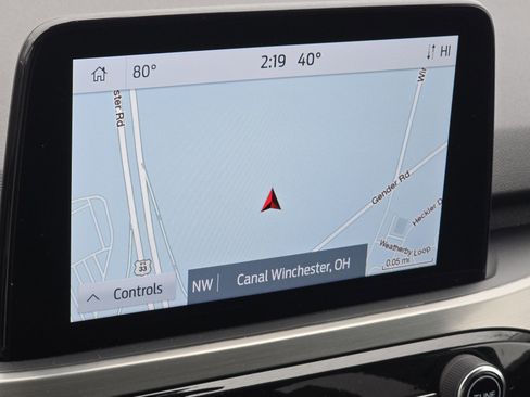 Used 2022 Ford Escape Titanium image 2