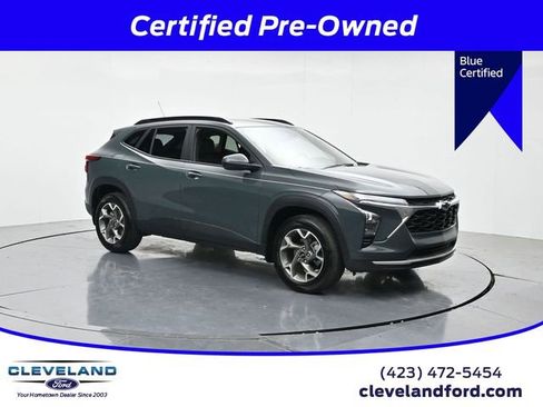 Used 2025 Chevrolet Trax LT w/ Driver Confidence Package FWD image 1