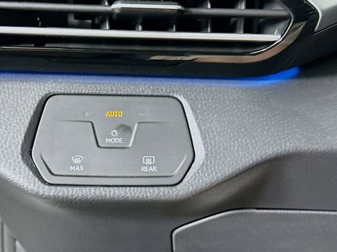 Used 2024 Volkswagen ID.4 2WD image 17