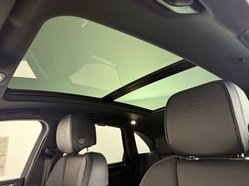 Certified 2026 Porsche Macan AWD/4WD image 30