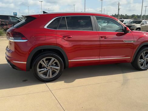 Used 2024 Volkswagen Atlas Cross Sport SEL R-Line AWD/4WD image 8