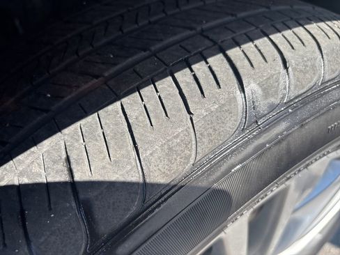 Used 2024 Toyota Highlander Platinum AWD/4WD image 26