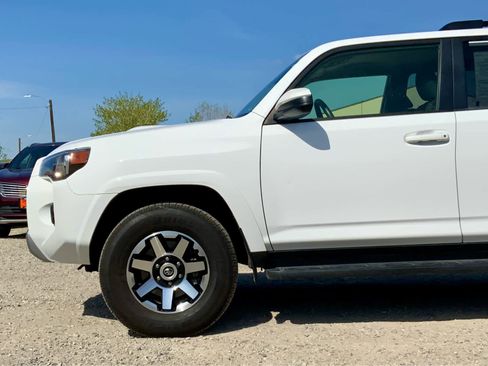 Used 2024 Toyota 4Runner TRD Off-Road AWD/4WD image 10