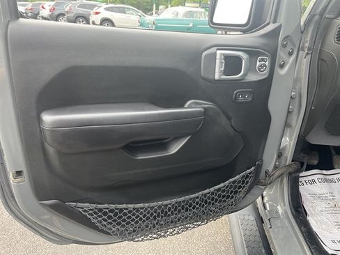 Used 2019 Jeep Wrangler Sport AWD/4WD image 15