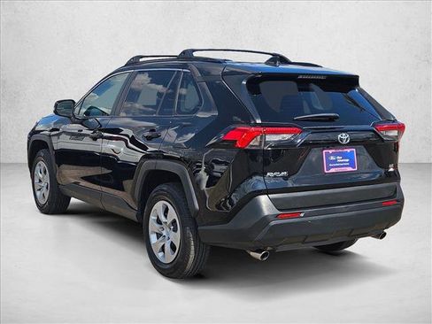Used 2021 Toyota RAV4 LE AWD/4WD image 8