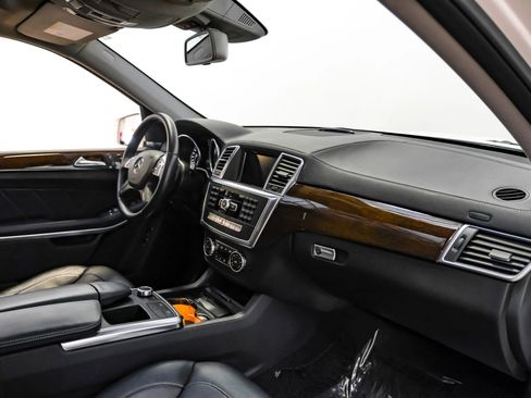 Used 2014 Mercedes-Benz GL 450 4MATIC image 7