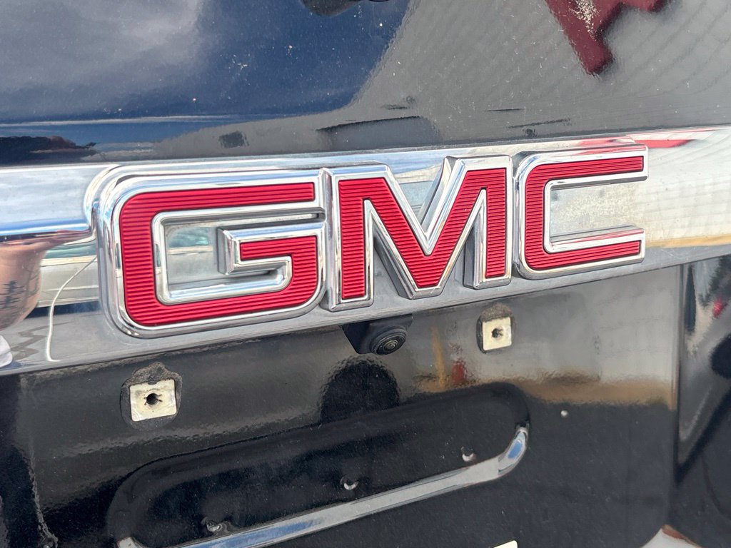 Used 2017 GMC Acadia Denali w/ Technology Package FWD image 32