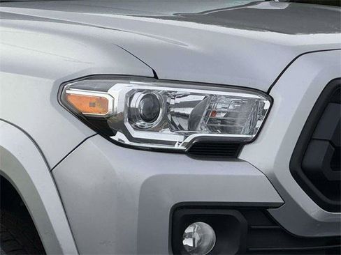 Certified 2022 Toyota Tacoma SR5 image 8