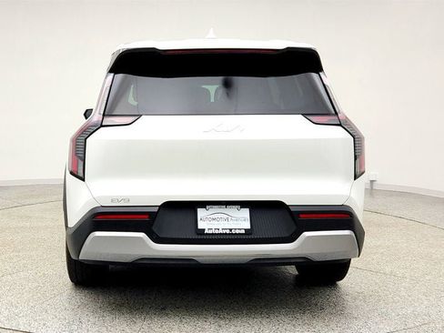Used 2024 Kia EV9 Light image 6