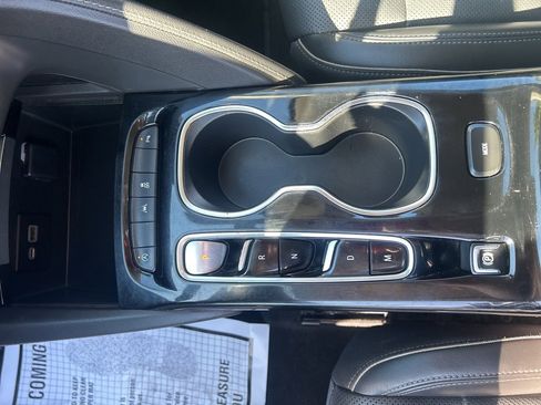 Used 2023 Buick Envision Essence image 19