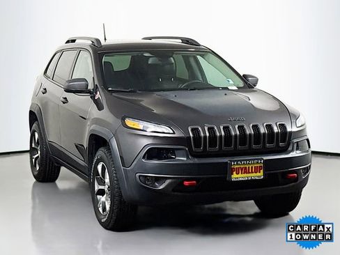 Used 2018 Jeep Cherokee Trailhawk image 1