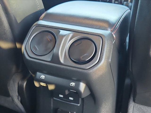 Used 2025 Jeep Wrangler Unlimited Rubicon AWD/4WD image 23