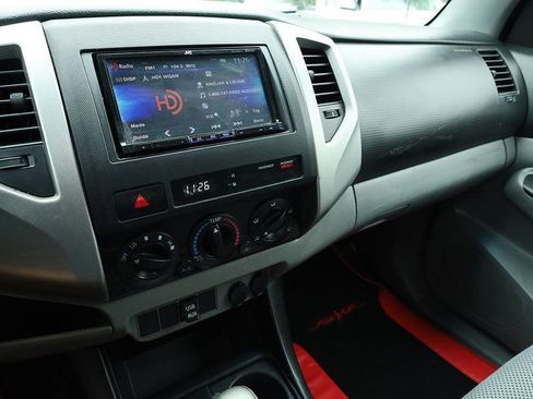 Used 2012 Toyota Tacoma PreRunner image 22