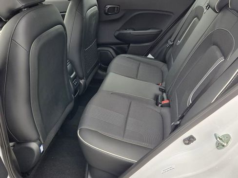 Certified 2025 Hyundai Venue Limited image 7