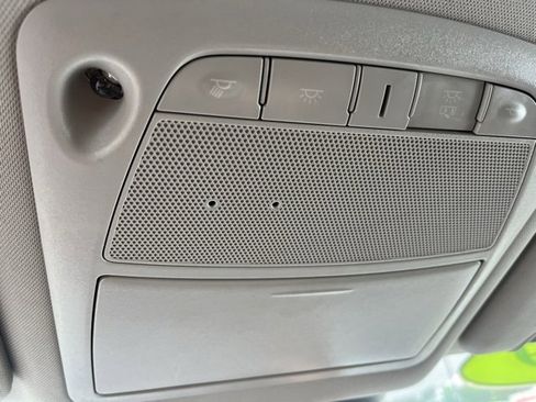 Used 2019 Nissan Rogue SV image 22