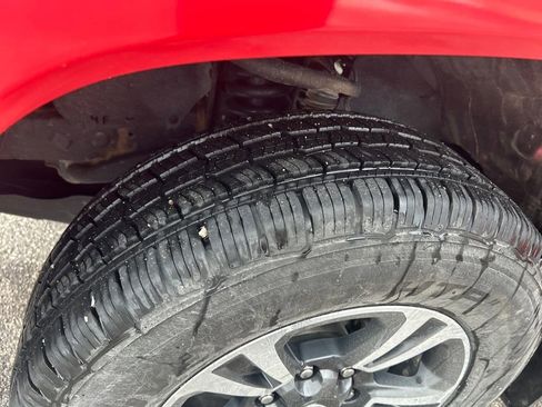 Used 2016 Toyota Tacoma TRD Sport image 29