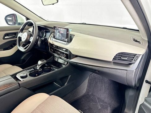 Used 2023 Nissan Rogue SV image 23