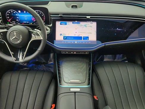 Used 2024 Mercedes-Benz E 350 4MATIC Sedan image 19