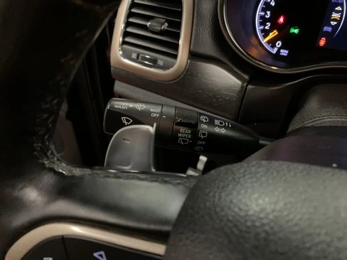 Used 2017 Jeep Grand Cherokee Laredo w/ Quick Order Package 23E image 24