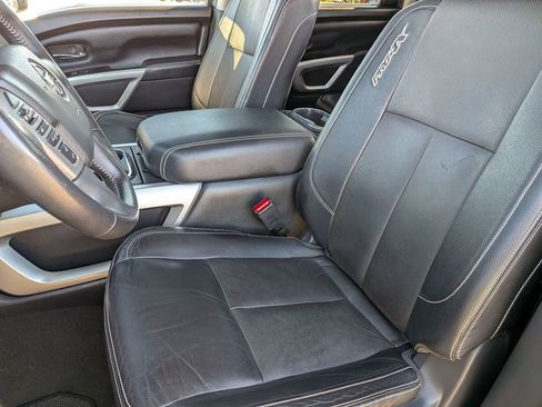Used 2019 Nissan Titan PRO-4X w/ Pro-4x Convenience Package AWD/4WD image 13