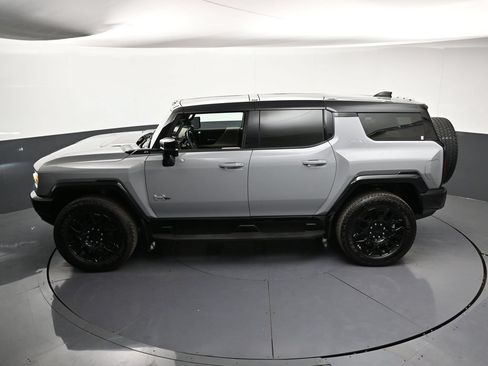 Certified 2026 GMC Hummer EV SUV AWD/4WD image 17