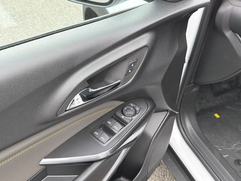 New 2026 Chevrolet Trax ACTIV w/ Sunroof Package image 14