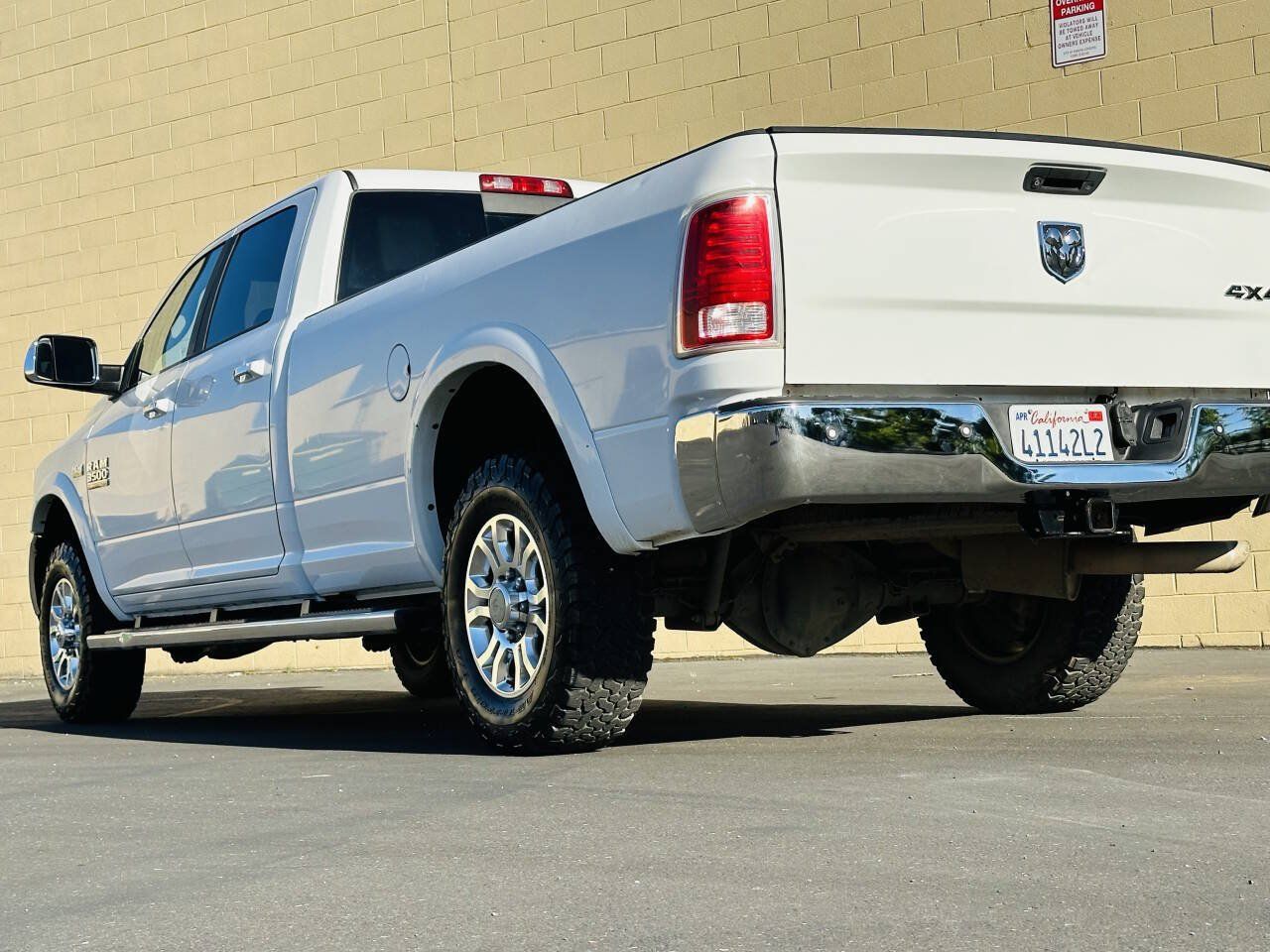 Used 2018 RAM 3500 Laramie w/ Convenience Group AWD/4WD image 9