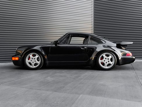 Used 1992 Porsche 911 Turbo RWD image 2