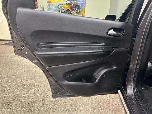 Used 2021 Dodge Durango SXT image 17