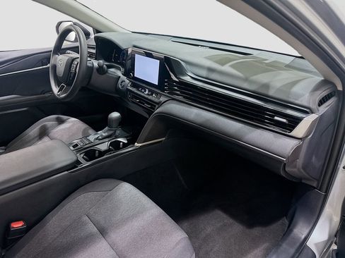Used 2025 Toyota Camry LE FWD image 28