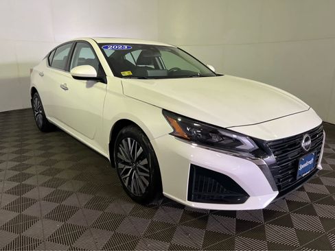 Certified 2023 Nissan Altima 2.5 SV w/ SV Premium Package AWD/4WD image 1