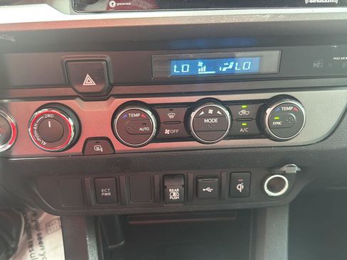 Used 2023 Toyota Tacoma TRD Off-Road AWD/4WD image 24