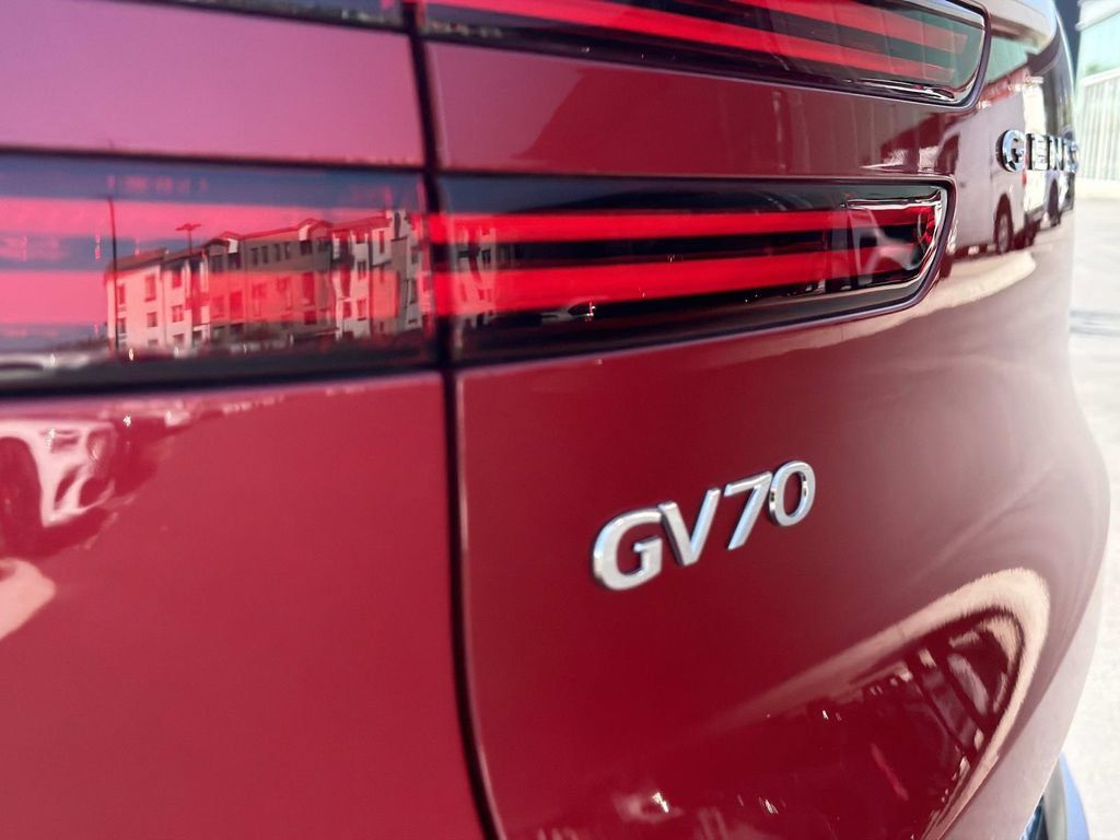 Certified 2024 Genesis GV70 3.5T Sport AWD/4WD image 24