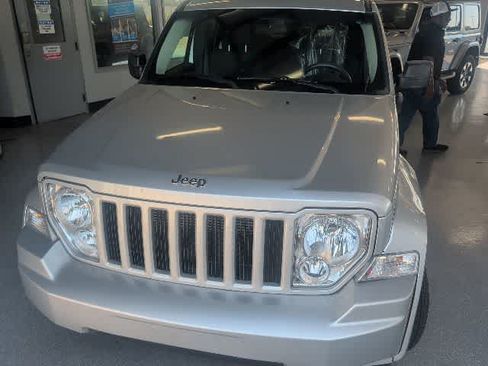 Used 2012 Jeep Liberty Sport w/ Popular Equipment Group AWD/4WD image 4