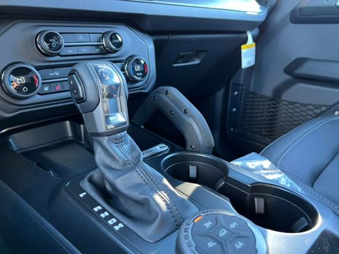 New 2025 Ford Bronco Badlands w/ Sasquatch Package image 25