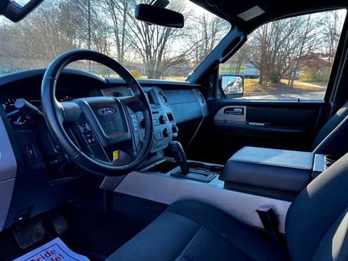 Used 2017 Ford Expedition XLT image 12