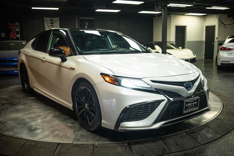 Used 2021 Toyota Camry XSE w/ Navigation Upgrade Package FWD image 5