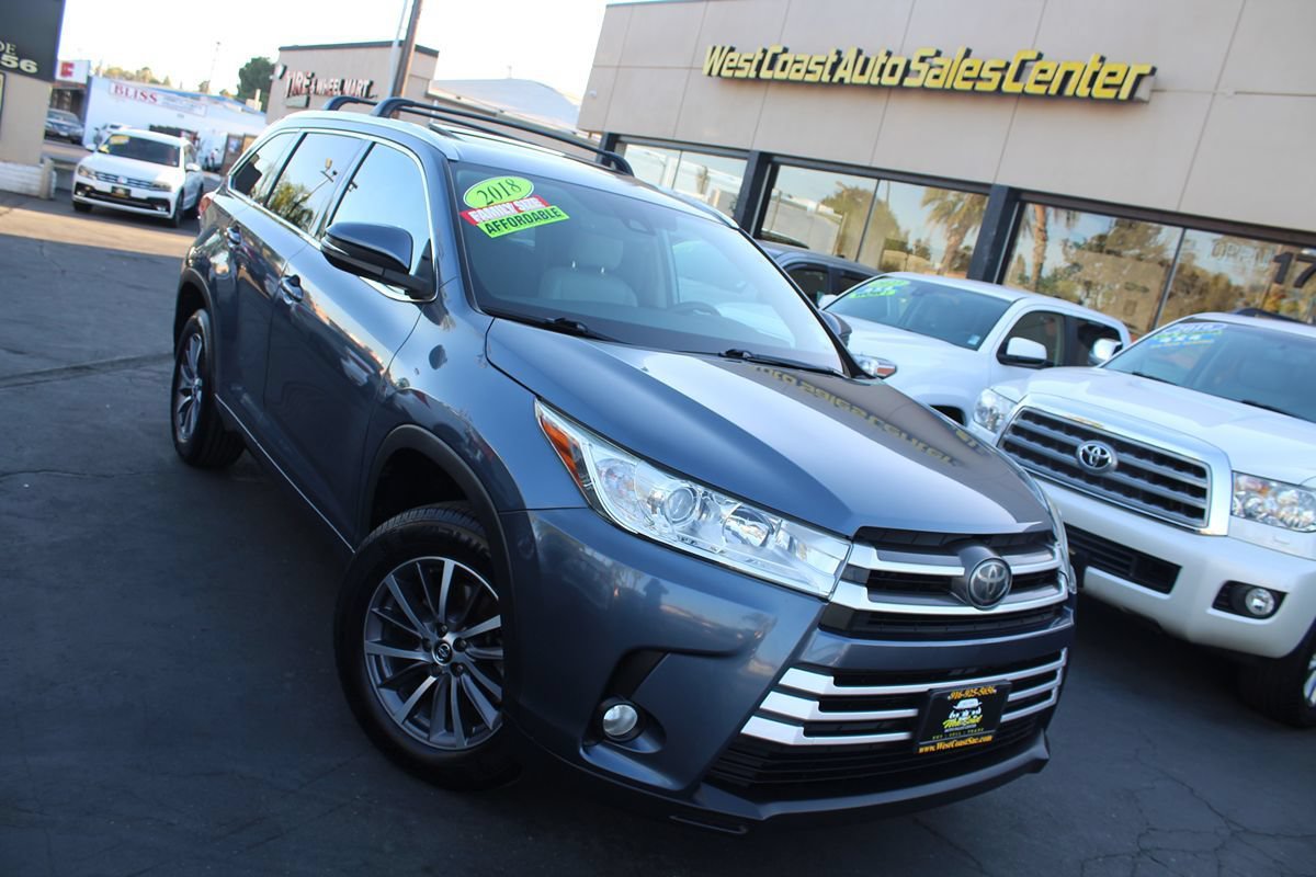 Used 2018 Toyota Highlander XLE w/ Carpet Mat Package (TMS) FWD image 39