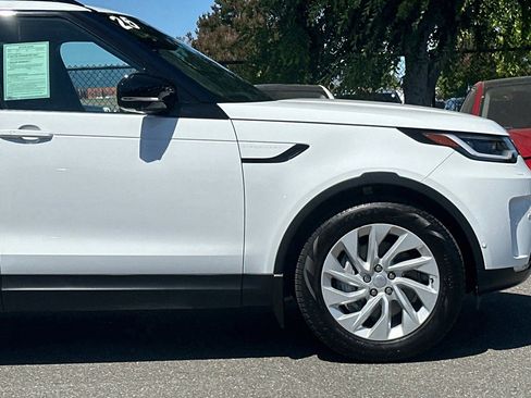 Used 2025 Land Rover Discovery S AWD/4WD image 38