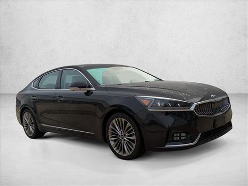 Used 2019 Kia Cadenza Limited image 3
