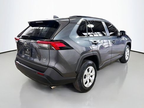 Used 2019 Toyota RAV4 LE AWD/4WD image 10
