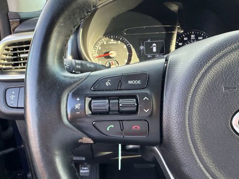 Used 2016 Kia Sorento LX w/ LX Convenience Package image 16