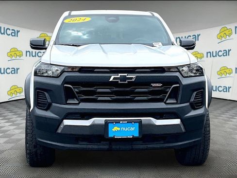 Used 2024 Chevrolet Colorado Trail Boss AWD/4WD image 2