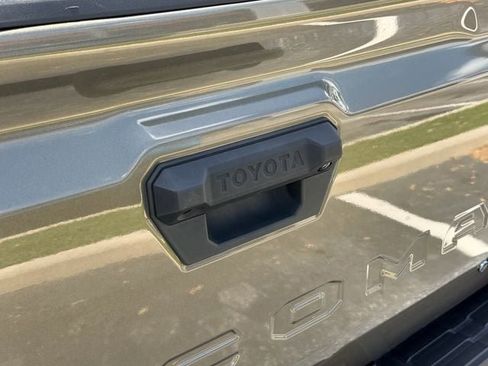 Used 2024 Toyota Tacoma TRD Off-Road w/ TRD Off Road Premium Package AWD/4WD image 16