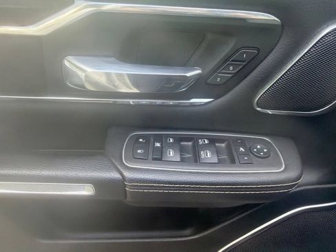 Used 2023 RAM 1500 Laramie AWD/4WD image 18